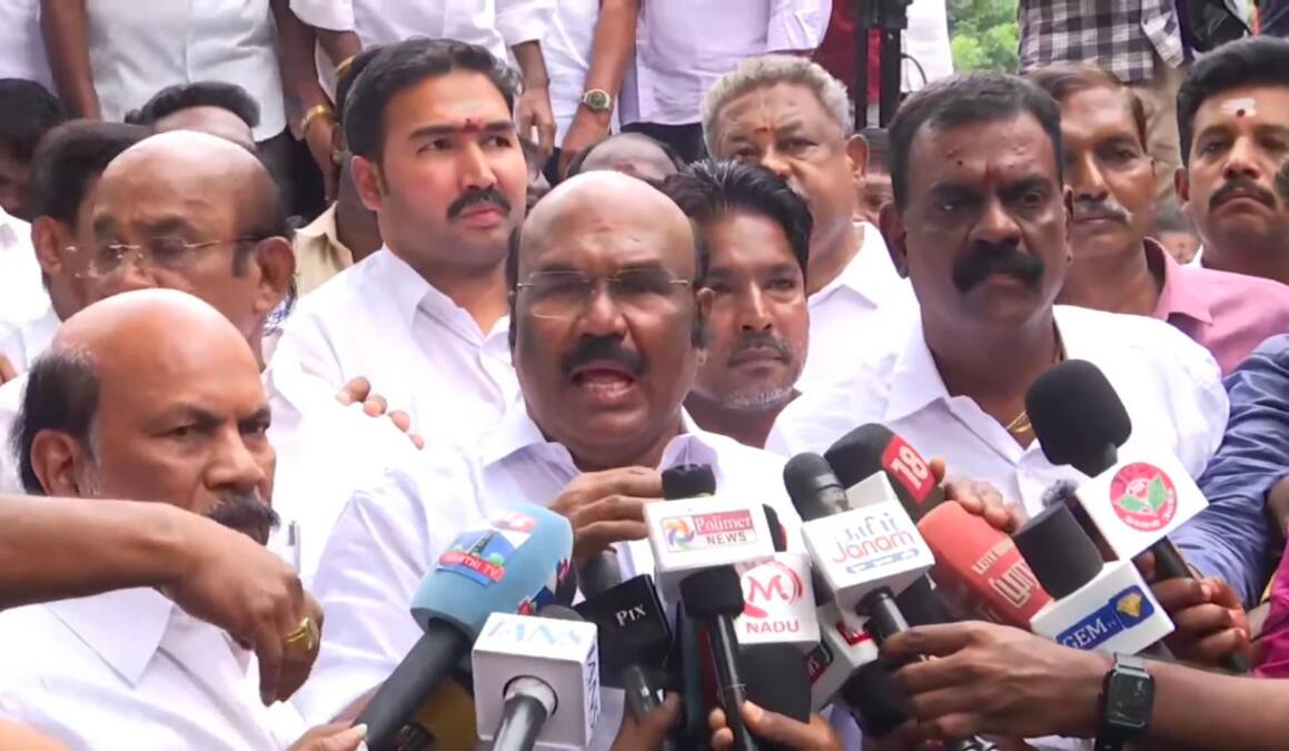 " இன்னும் 4 அமாவாசை தான் " ஆர்ப்பாட்டத்தில் ஜெயகுமார் சொன்னது இது தான்