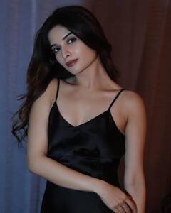 'गुम है किसी के प्यार में' की सवी की 7 तस्वीरें, रियल लाइफ में हैं बेहद ग्लैमर, जाह्नवी और अनन्या को देती हैं कड़ी टक्कर