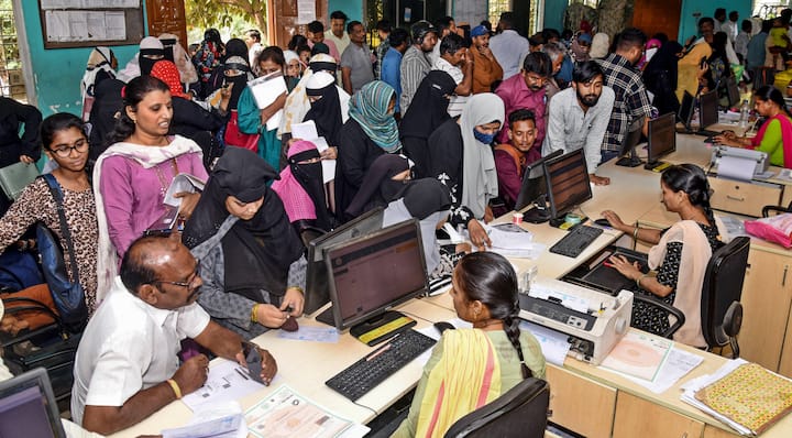 গত কয়েক মাসে সরকার বিনামূল্যে রেশন যোজনা থেকে ২.২৫ কোটি নাম সরিয়ে দিয়েছে।