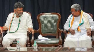 કર્ણાટક કોંગ્રેસમાં ફરી ધમાસાણ ? શિવકુમાર સમર્થક ધારાસભ્યો પહોંચ્યા દિલ્હી, CM બદલવાની માંગ