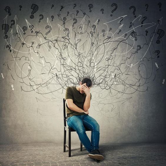 ज्यांच्या कुटुंबात आधीपासून मानसिक विकार असतात, त्यांना हा आजार होण्याची शक्यता इतरांपेक्षा जास्त असते.