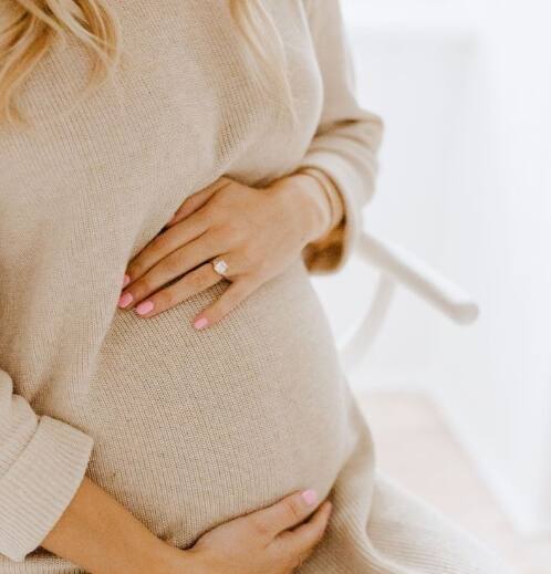 गर्भवती महिलेला सामान्यापेक्षा 300 ते 350 अतिरिक्त कॅलरीजची गरज असते, त्यामुळे तिच्या आहारात फळे, भाज्या आणि ड्रायफ्रूट नक्की असावेत.