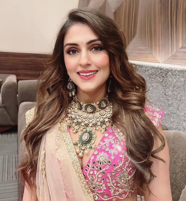 But it was not easy for Aarti Chhabria to become a mother. She had told in her interview that she had also suffered the pain of miscarriage. After this, she kept her second pregnancy hidden from the world and finally she conceived at the age of 41. Now away from the industry, Aarti earns a lot by making videos of travel, wellness and fashion.