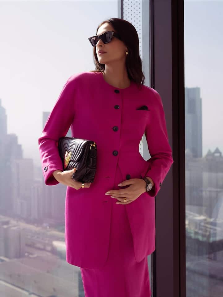 Sonam has announced her pregnancy in a very stylish style.