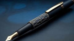 सोने की निब…बॉडी पर जड़े हीरे और नीलम, करोड़ों में है दुनिया के सबसे महंगे पेन की कीमत