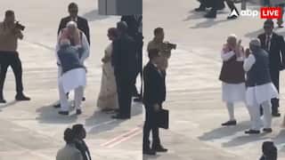 नीतीश कुमार ने छुए PM मोदी के पैर, शपथग्रहण के बाद छोड़ने गए थे पटना एयरपोर्ट; Video