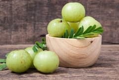 શિયાળામાં આંખો અને હાર્ટ માટે આમળા વરદાન સમાન, જાણો બીજા ચોંકાવનારા ફાયદા