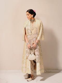 Sonam Kapoor Drops Dreamy Dubai Wedding Looks, Fans Say ‘Mood Board Material’; PICS