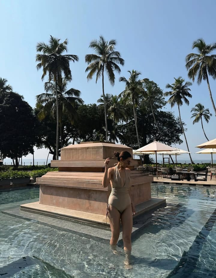 इंस्टाग्राम पर अभिनेत्री के फैंस भी उनपर बहुत प्यार लुटा रहे हैं. ऐसी खूबसूरती देख वाकई कोई भी पलक पुरसवानी पर अपना दिल हार बैठेगा.