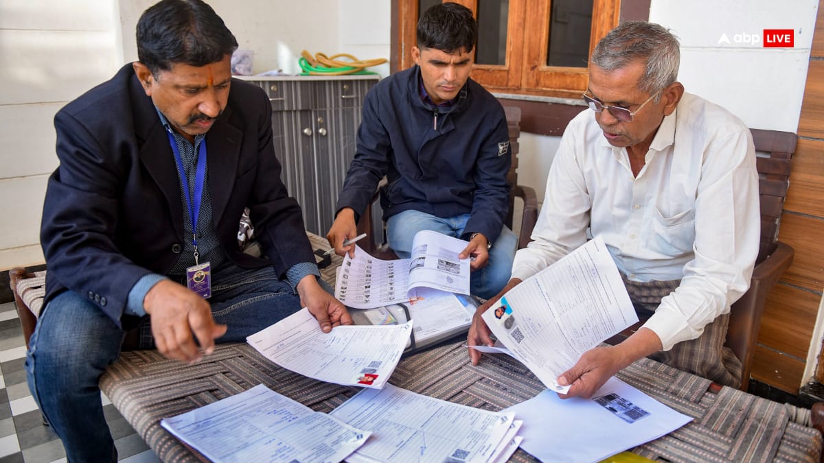 Rajasthan में SIR पर ग्राउंड रिपोर्ट: इन 4 मामलों से समझें BLOs का दर्द, किसी के घर 12 बजे रात आ रहे लोग, कोई 15-16 घंटे कर रहा काम