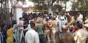 Malegaon News: आरोपीला फाशीची शिक्षा द्या, मालेगावात जमाव आक्रमक; न्यायालयाचा दरवाजा तोडला, PHOTO