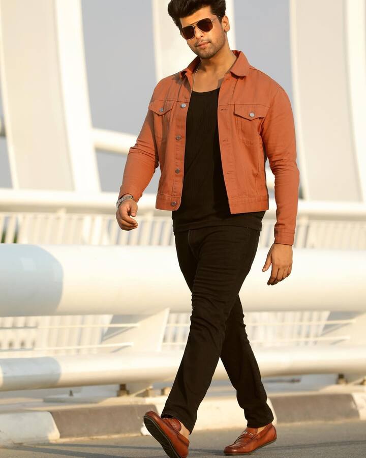 कुशाल टंडन ने इससे पहले इंस्टाग्राम पर एक पोस्ट शेयर किया था, जिसमें उन्होंने बताया था कि अब वो और शिवांगी साथ नहीं रहे, पांच महीने पहले ही उनका ब्रेकअप हो गया था.