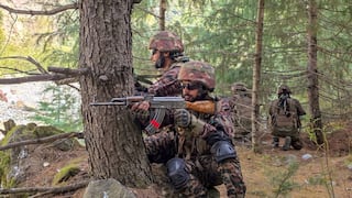 कुपवाड़ा में आतंकी ठिकाने का भंडाफोड़, सुरक्षाबलों ने चाइनीज पिस्टल, हैंड ग्रेनेड किए बरामद