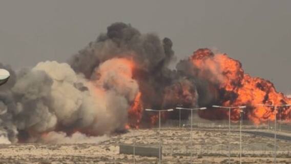 दुबई एयरशो के आखिरी दिन भारत का तेजस फाइटर जेट क्रैश, पायलट की मौत दुबई एयरशो के आखिरी दिन भारत का तेजस फाइटर जेट क्रैश, पायलट की मौत