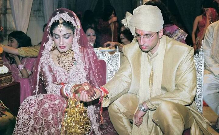 90 के दशक की टॉप एक्ट्रेस रवीना टंडन ने 2004 में अनील थडानी के संग शादी की थी. इस कपल ने 22 फरवरी 2004 को उदयपुर के शिव निवास पैलेस में सात फेरे लिए थे.