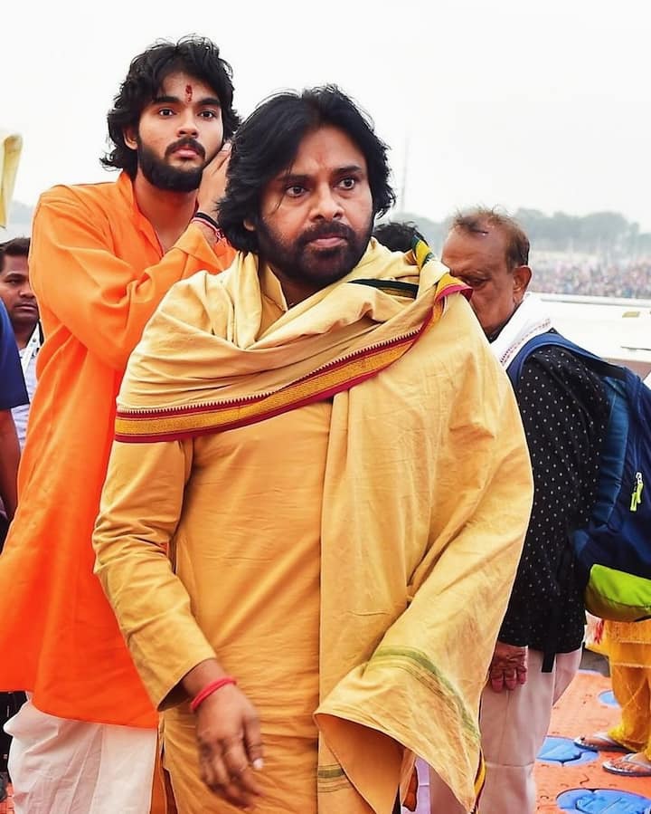 पवन कल्याण के सबसे बड़े बेटे का नाम अकीरा नंदन है, जिनका जन्म एक्टर और उनकी दूसरी पत्नी रेणु देसाई के घर 8 अप्रैल 2004 को हुआ था.अकीरा नंदन ने अपनी शुरुआती पढ़ाई हैदराबाद के ओकब्रिज इंटरनेशन स्कूल से पूरी की है. उसके बाद आगे की पढ़ाई Indus International School से की.अकीरा नंदन को क्रिकेट और डांस का बहुत शौक है और वो पियानो बजाने में भी माहिर हैं. 2014 में उन्हें उनकी मां की फिल्म 'इश्क वाला लव'में पहली बार देखा गया था. लेकिन तब से चर्चा है कि जल्द ही वो इंडस्ट्री में लीड एक्टर के तौर पर डेब्यू करेंगे.