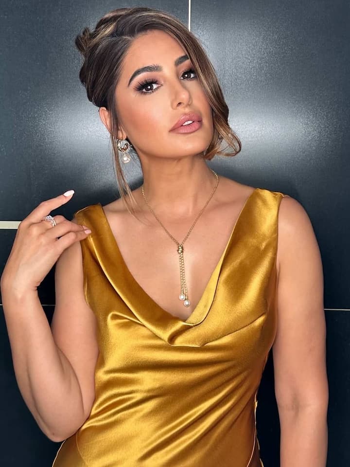Nargis Fakhri is rarely seen in films for quite some time but she has a good following on social media and she always remains connected with her fans. Let us tell you, these days Nargis is seen in 'Masti 4'.