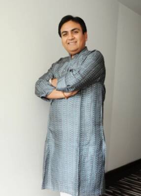 मुंबई में उनका एक आलीशान घर है, जिसकी कीमत 5 करोड़ रुपये है.  उनके पास ऑडी Q7, टोयोटा इनोवा जैसी महंगी गाड़ियां भी हैं.