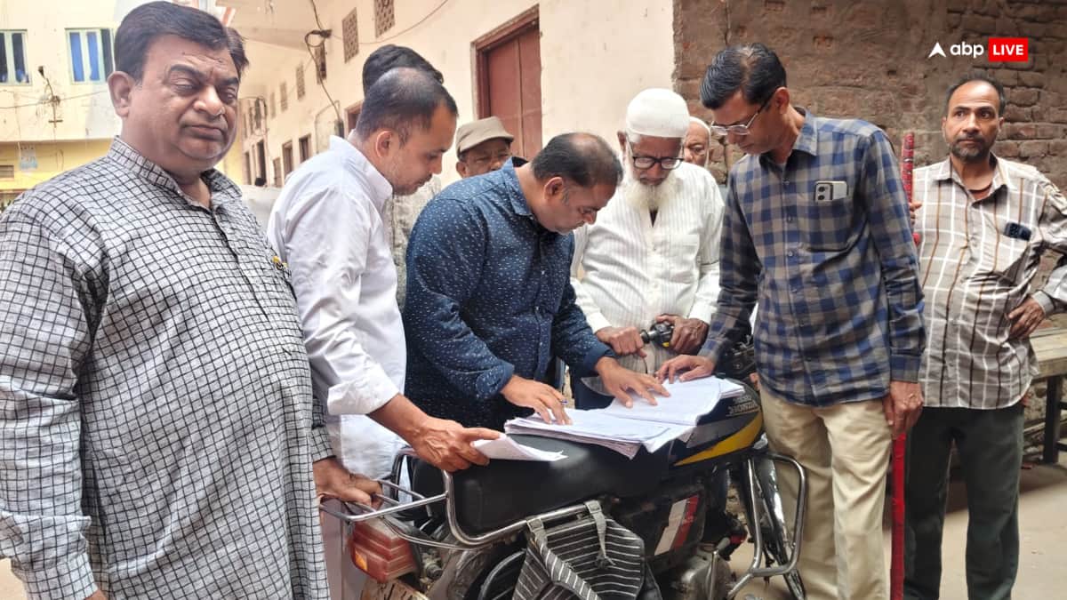 Rajasthan में SIR पर ग्राउंड रिपोर्ट: इन 4 मामलों से समझें BLOs का दर्द, किसी के घर 12 बजे रात आ रहे लोग, कोई 15-16 घंटे कर रहा काम