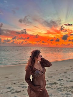 टीवी की पार्वती का बेहद ग्लैमरस अवतार, जालीदार ड्रेस में कराया मैटर्निटी फोटोशूट