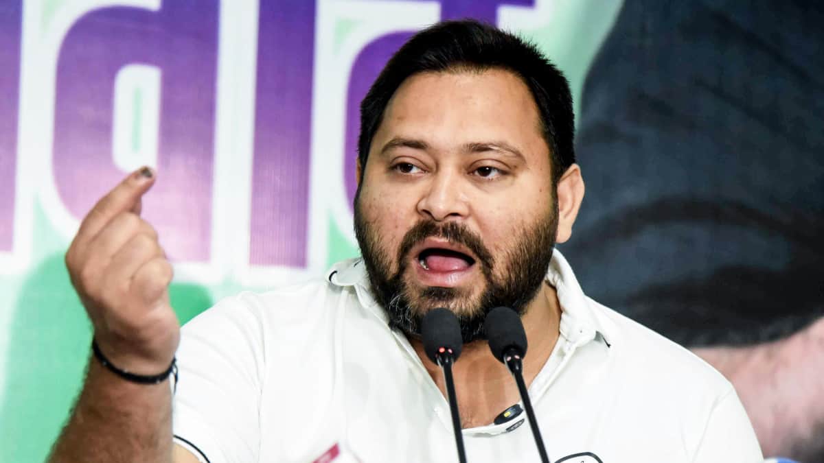 किशनगंज के मौलाना की यूपी में हत्या पर भड़के तेजस्वी यादव, 'पुलिस नाम और पहचान देखकर…'
