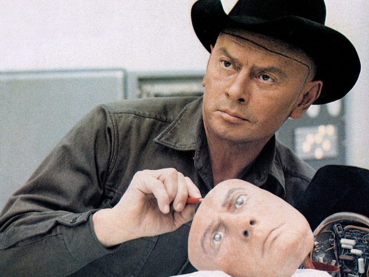 साई फाई फिल्म 'वेस्टवर्ल्ड' की स्टारकास्ट में यावल येट्स, रिचर्ड बेंजामिन और जेम्स ब्रोलिन जैसे कई बड़े कलाकार शामिल हैं.  ओल्ड काउबॉय थीम्स और मॉडर्न टेक्नोलॉजी के परफेक्ट ब्लेंड से मेकर्स ने इस फिल्म को बखूबी ऑडियंस के सामने पेश किया है. इसे आप प्राइम वीडियो पर रेंट कर देख सकते हैं.