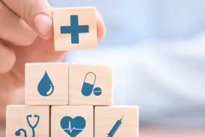 ਇਸ ਯੋਜਨਾ ਦੀ ਇੱਕ ਹੋਰ ਖਾਸੀਅਤ ਇਹ ਹੈ ਕਿ ਇਸ ਦੀ ਸਰਲ ਪ੍ਰਕਿਰਿਆ ਹੈ। ਸਾਲਾਨਾ ਪ੍ਰੀਮੀਅਮ ₹20 ਹੈ ਅਤੇ ਖਾਤੇ ਤੋਂ ਆਪਣੇ ਆਪ ਡੈਬਿਟ ਹੋ ਜਾਂਦਾ ਹੈ। ਇਹ ਹਰ ਸਾਲ 1 ਜੂਨ ਤੋਂ 31 ਮਈ ਤੱਕ ਵੈਲਿਡ ਹੁੰਦਾ ਹੈ। ਇਸ ਨਾਲ ਲੋਕਾਂ ਨੂੰ ਤਰੀਕ ਯਾਦ ਰੱਖਣ ਦੀ ਲੋੜ ਨਹੀਂ ਪੈਂਦੀ ਹੈ ਅਤੇ ਨਾ ਹੀ ਵੱਖਰੇ ਤੌਰ ‘ਤੇ ਪੇਮੈਂਟ ਦੇਣ ਦੀ ਲੋੜ ਨਹੀਂ ਪੈਂਦੀ ਹੈ।