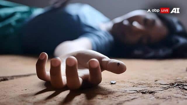 Anantapur Crime News: రామగిరి డిప్యూటీ తహసీల్దార్ భార్య ఆత్మహత్య! గొంతు కోయడంతో కుమారుడు సైతం