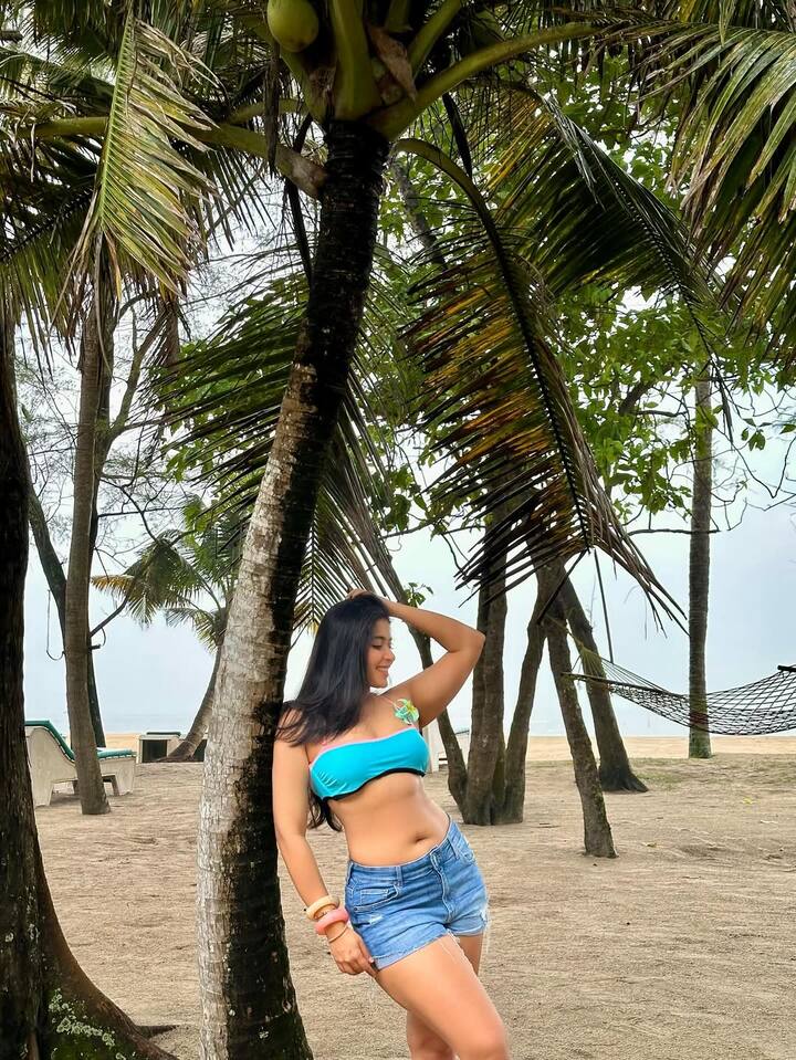 તાજેતરમાં અભિનેત્રીએ ઇન્સ્ટાગ્રામ પર કેટલીક બોલ્ડ તસવીરો શેર કરી છે જેણે સોશિયલ મીડિયા પર તાપમાન વધારી દીધું છે.