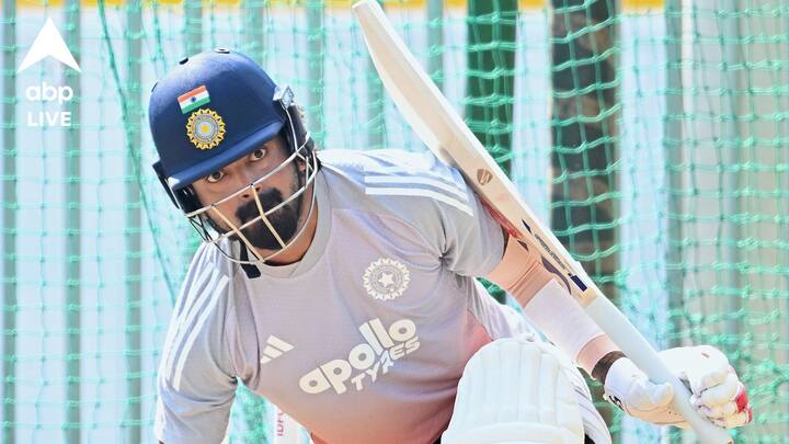 শুভমন না পারলে ওয়ান ডে সিরিজের অধিনায়ক হওয়ার দৌড়ে রয়েছেন কে এল রাহুলও। ৩৩ বছরের অভিজ্ঞ ক্রিকেটারের হাতেও দেওয়া হতে পারে ব্যাটন।