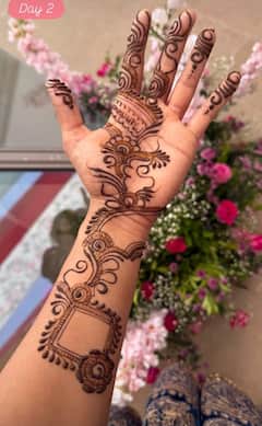 PHOTO : मेहंदी है रचने वाली! स्मृती मानधनाच्या मेंहदीचा हॅपिनेस ओव्हरलोड