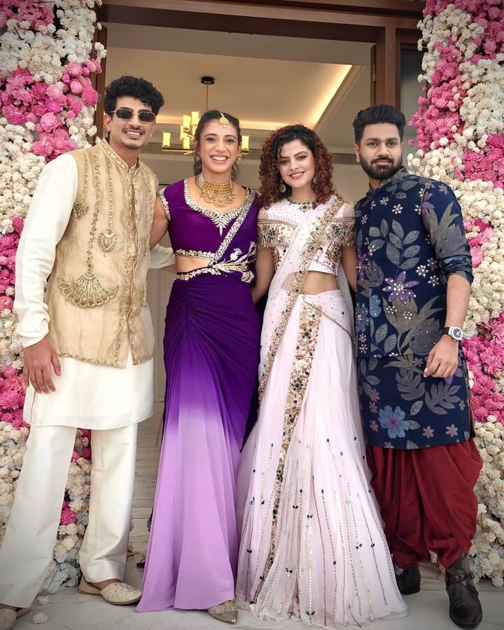 Palash's sister and singer Palak Muchhal has also shared her photos with the couple. Along with this, Palak wrote in the caption - 'Dilwale will take the bride.'