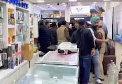 Punjab News: ਬਟਾਲਾ ‘ਚ ਕਾਂਗਰਸੀ ਆਗੂ ਦੀ ਦੁਕਾਨ 'ਤੇ ਚੱਲੀਆਂ ਗੋਲੀਆਂ, ਕਈ ਦਿਨਾਂ ਤੋਂ ਮਿਲ ਰਹੀਆਂ ਸੀ ਧਮਕੀਆਂ, ਪੁਲਿਸ ‘ਤੇ ਕਾਰਵਾਈ ਨਾ ਕਰਨ ਦਾ ਦੋਸ਼