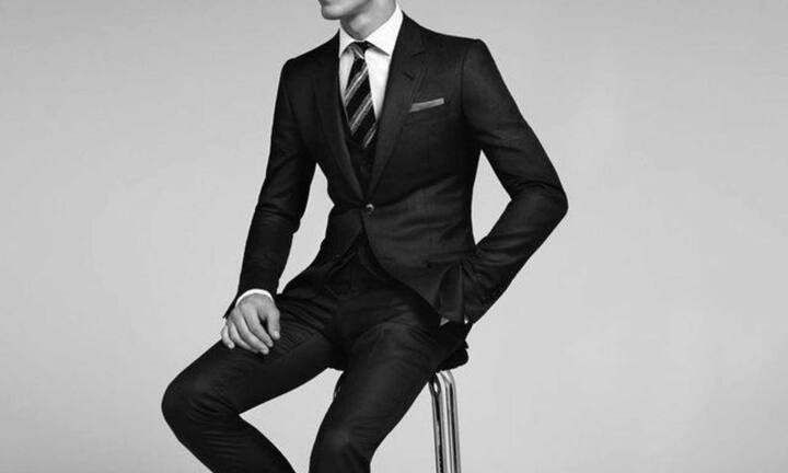 You can also select blazer according to function. If there is any wedding or special program then you can take a tailored blazer. For daily look, you can carry a light blazer with jeans. Apart from this, you can take a thin blazer during summer. Whereas in winter, a blazer with warm fabric is considered the best.