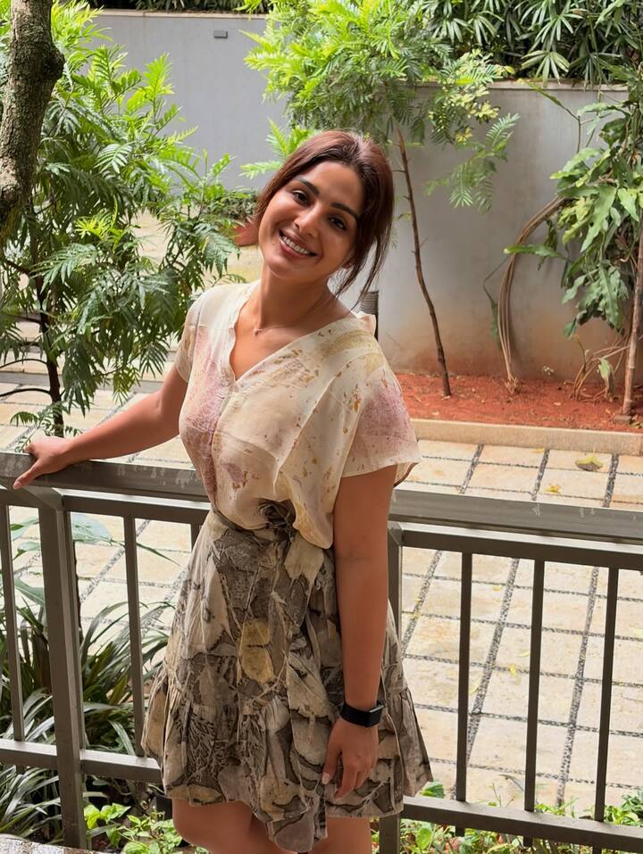 'అఖండ 2' హీరోయిన్ సంయుక్త లేటెస్ట్ ఫోటోలు (Image Courtesy: iamsamyuktha_ / Instagram)