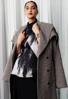 सेकंड प्रेगनेंसी अनाउंसमेंट के बाद Sonam Kapoor ने दिखाया स्टाइलिश लुक, बेबी बंप भी किया फ्लॉन्ट, लिखा- 'मम्मा स्वैग...'