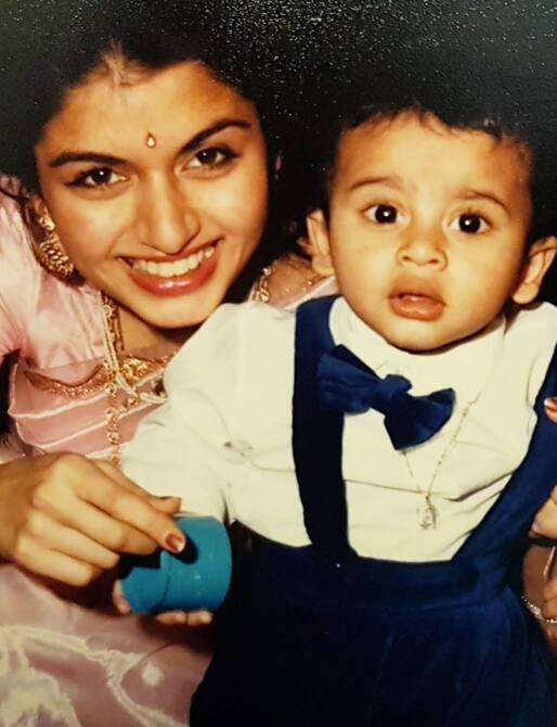 In the seventh photo, the actress is seen with a child, the actress wrote that that man changed my world. These old photos of his are becoming very viral on social media. Where users have commented that even today she looks the same beautiful.
