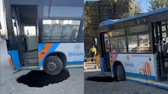 शिमला में सड़क धंसने से एक बच्ची गड्ढे में गिरी, एचआरटीसी बस का पहिया भी फंसा