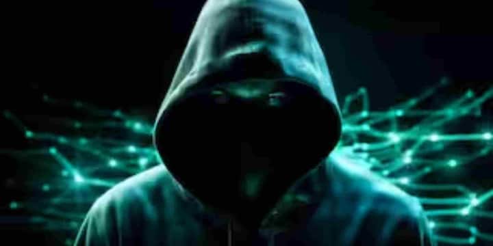 Frightened Naina went to the shop to sell gold earrings but the bank's warning and the shopkeeper's wisdom saved her. Later, fake CBI calls were also received, but this time Naina blocked all the numbers without fear. Due to fear of shame or disgrace, he did not tell this to his family or the police.