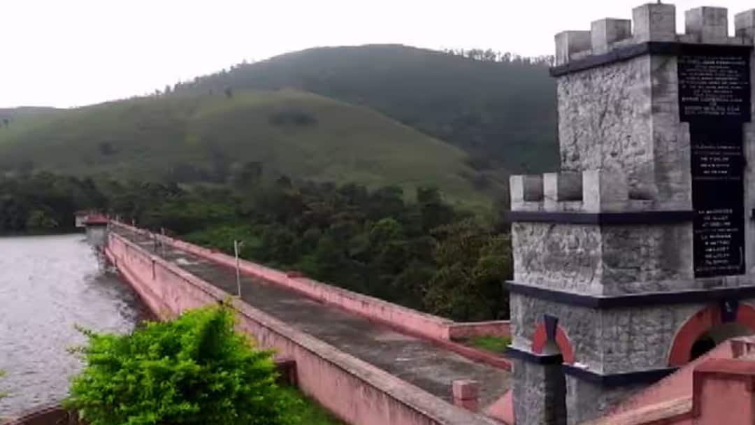 முல்லைப் பெரியாறு: 136 அடி நீர்மட்டம் உயர்ந்ததால் கேரளாவிற்கு வெள்ள அபாய எச்சரிக்கை! அடுத்து என்ன?