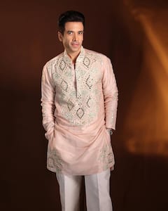 ‘मस्ती 4’ के लिए रितेश देशमुख ने लूटे सबसे ज्यादा पैसे, जानिए विवके से लेकर अरशद वारसी तक की फीस