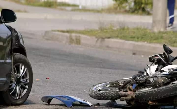 ਇਹ ਸਕੀਮ ਤਹਿਤ ਦੁਰਘਟਨਾ ਬੀਮਾ ਕਵਰੇਜ ਦਿੱਤਾ ਜਾਂਦਾ ਹੈ। ਜੇਕਰ ਕੋਈ ਵਿਅਕਤੀ ਗੰਭੀਰ ਹਾਦਸੇ ਵਿੱਚ ਸ਼ਾਮਲ ਹੁੰਦਾ ਹੈ ਅਤੇ ਉਸ ਦੀ ਮੌਤ ਹੋ ਜਾਂਦੀ ਹੈ, ਤਾਂ ਉਸਦੇ ਪਰਿਵਾਰ ਨੂੰ ਵਿੱਤੀ ਸਹਾਇਤਾ ਮਿਲ ਸਕਦੀ ਹੈ। ਇਹ ਕਵਰੇਜ ਗਰੀਬ ਅਤੇ ਲੋੜਵੰਦ ਪਰਿਵਾਰਾਂ ਦੀ ਮਦਦ ਲਈ ਤਿਆਰ ਕੀਤੀ ਗਈ ਹੈ।