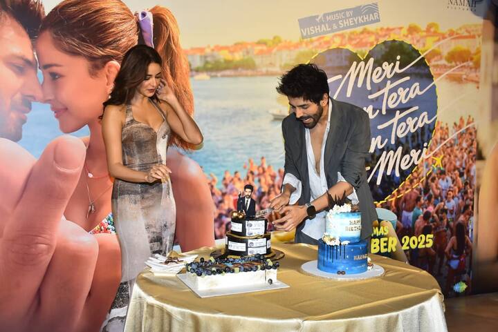 इसी के इवेंट में कार्तिक आर्यन के बर्थडे का ग्रैंड सेलिब्रेशन भी रखा गया. जहां एक्ट्रेस हमेशा की तरह कूल और स्टाइलिश लुक में दिखे.