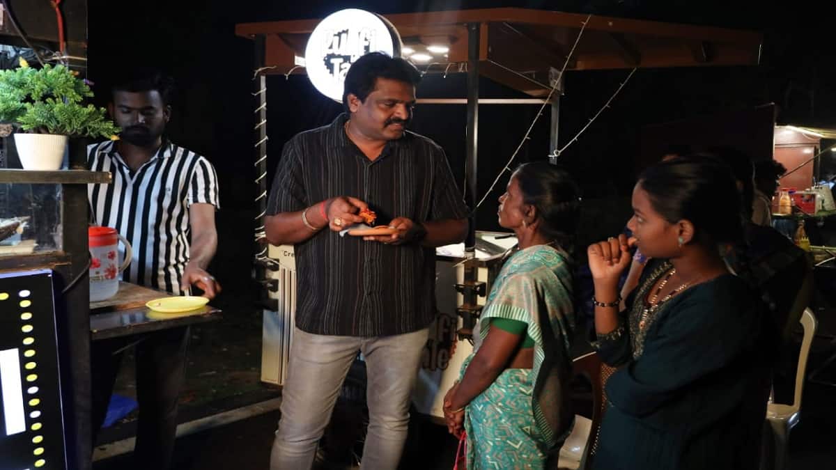 உணவகம் வைத்துள்ளவர்களுக்கு இன்ப அதிர்ச்சி... புட் ஸ்ட்ரீட்டிற்கு திடீர் விசிட் அடித்த தஞ்சாவூர் மேயர்