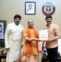 Balakrishna Met Yogi Adityanath: ఉత్తరప్రదేశ్ సీఎం యోగిని కలిసిన బాలకృష్ణ... Akhanda 2 త్రిశూలం బహుకరణ