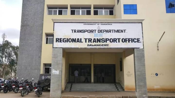 After depositing the fees, the vehicle can also be inspected, especially if the RTO deems it necessary. After checking the engine number and chassis number, the officials verify the documents. As soon as all the formalities are completed, the file goes into the process.