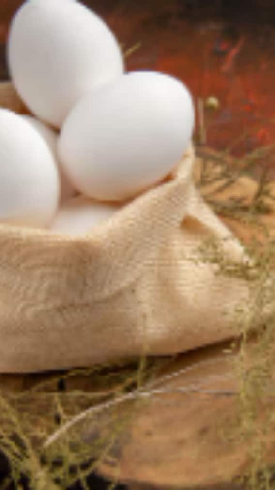 দেশি ডিম খাওয়া ভাল নাকি খামারের ডিম?