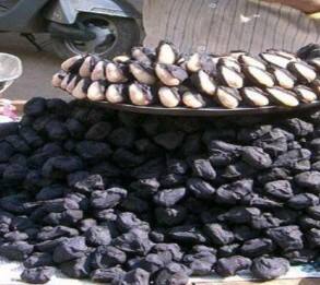 ਐਲਰਜੀ ਵਾਲੇ ਲੋਕ- ਕੁਝ ਲੋਕਾਂ ਨੂੰ ਸਿੰਘਾੜਾ ਖਾਣ ਨਾਲ ਐਲਰਜੀ ਹੋ ਸਕਦੀ ਹੈ। ਅਜਿਹੇ ਲੋਕਾਂ ਨੂੰ ਇਸਦਾ ਸੇਵਨ ਨਹੀਂ ਕਰਨਾ ਚਾਹੀਦਾ, ਕਿਉਂਕਿ ਇਸ ਨਾਲ ਉਲਟੀ, ਦਸਤ ਜਾਂ ਚਮੜੀ ‘ਤੇ ਖੁਜਲੀ ਹੋਣ ਦੀ ਸਮੱਸਿਆ ਪੈਦਾ ਹੋ ਸਕਦੀ ਹੈ। ਕਈ ਵਾਰ ਸਿੰਘਾੜਾ ਖਾਣ ਨਾਲ ਸੂਜਨ ਜਾਂ ਐਨਾਫਿਲੈਕਸਿਸ (ਸਾਹ ਲੈਣ ਵਿੱਚ ਤਕਲੀਫ਼) ਤੱਕ ਹੋ ਸਕਦੀ ਹੈ।