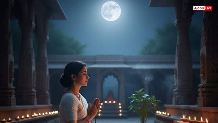 इस दौरान गायत्री मंत्र का जाप करना शुभ माना गया है. ऐसा नहीं करने और चंद्रमा की पूजा नहीं करने से आपको पुण्य कम मिलेगा. खासकर चंद्र दर्शन की विधि का पालन नहीं करना आपको मानसिक अशांति दे सकता है.