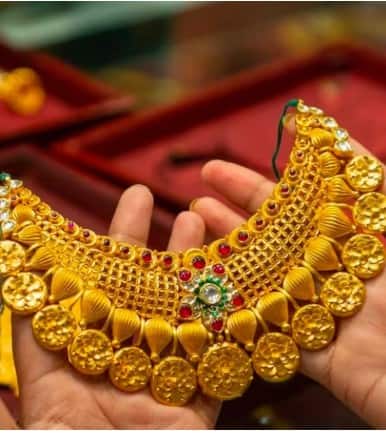 ਚਾਂਦੀ 'ਚ 8,000 ਦੀ ਵੱਡੀ ਗਿਰਾਵਟ, ਸੋਨਾ 1,600 ਰੁਪਏ ਹੋਇਆ ਸਸਤਾ...